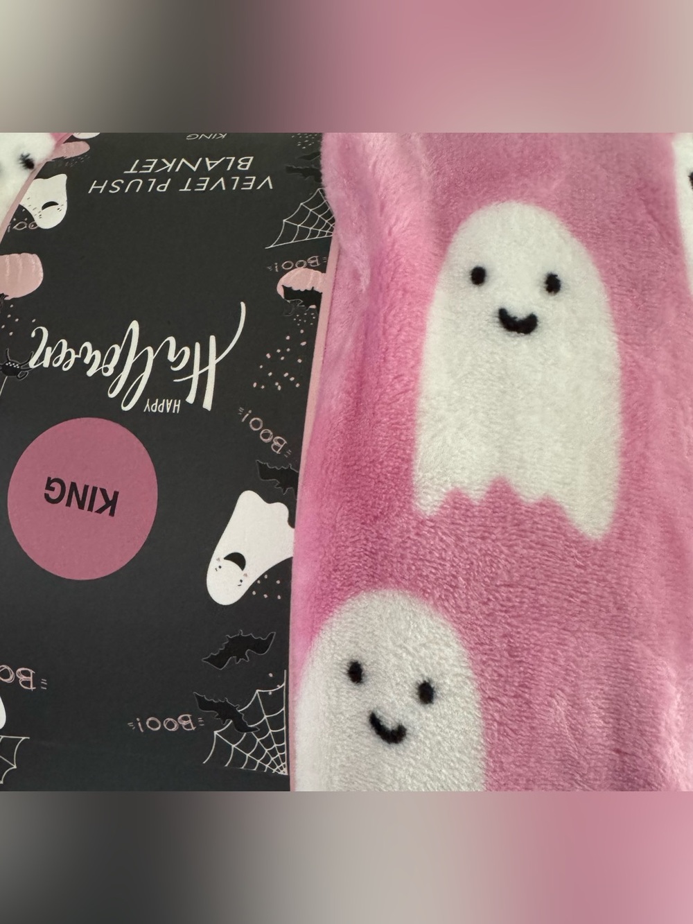 New! Pink & White Ghost Halloween Plush Blanket KING
